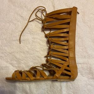 Gladiator scandals. Size 8. Leathers American Rag. Lace up
